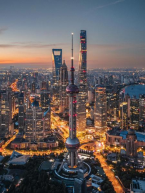 Time Traveller Boutique Hotel - Near The Bund, The Pearl Tower, Suzhou Creek, Sihang Warehouse, Natural History Museum, One subway stop away from Shanghai Railway Station, Free ice cream, Free laundry